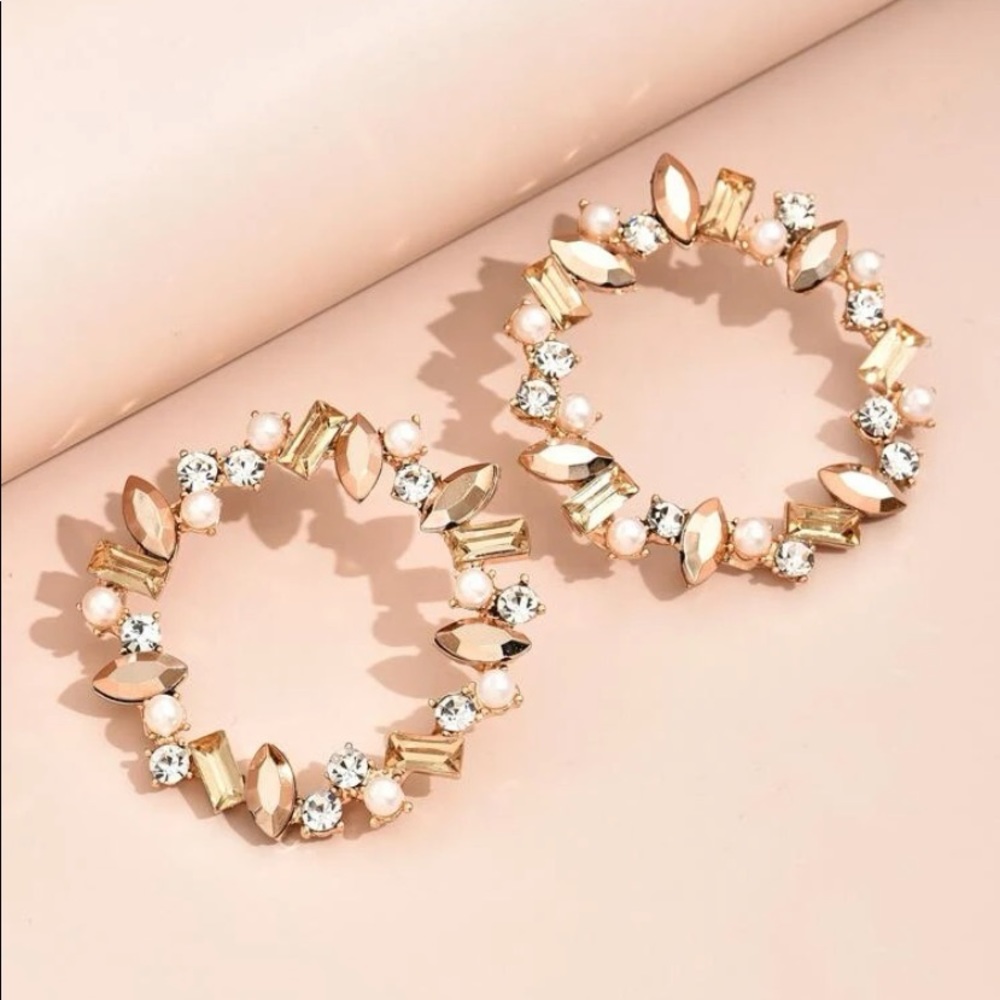 Round rhinestone earrings